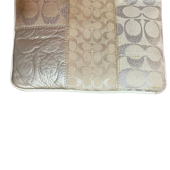 COACH 42481 SIGNATURE PATCHWORK SWINGPACK White Grey Silver - Picture 9 of 13